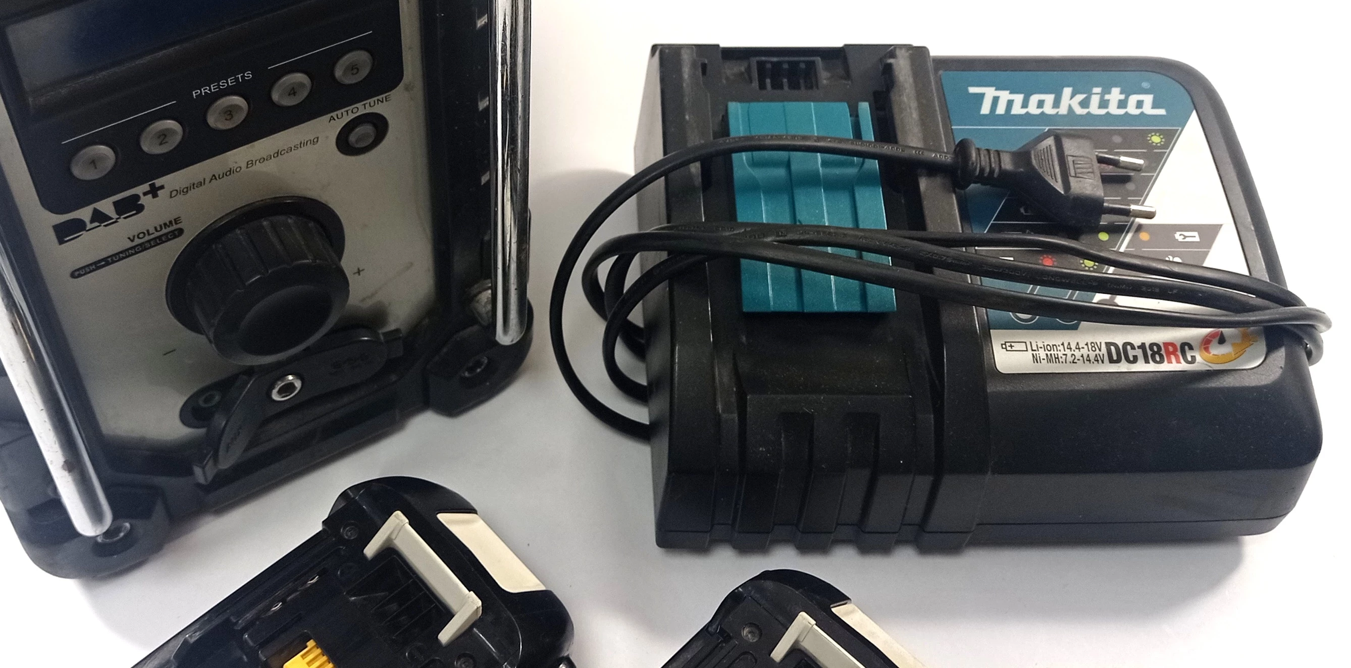 radio-budowlane-makita-dmr110-marka-makita