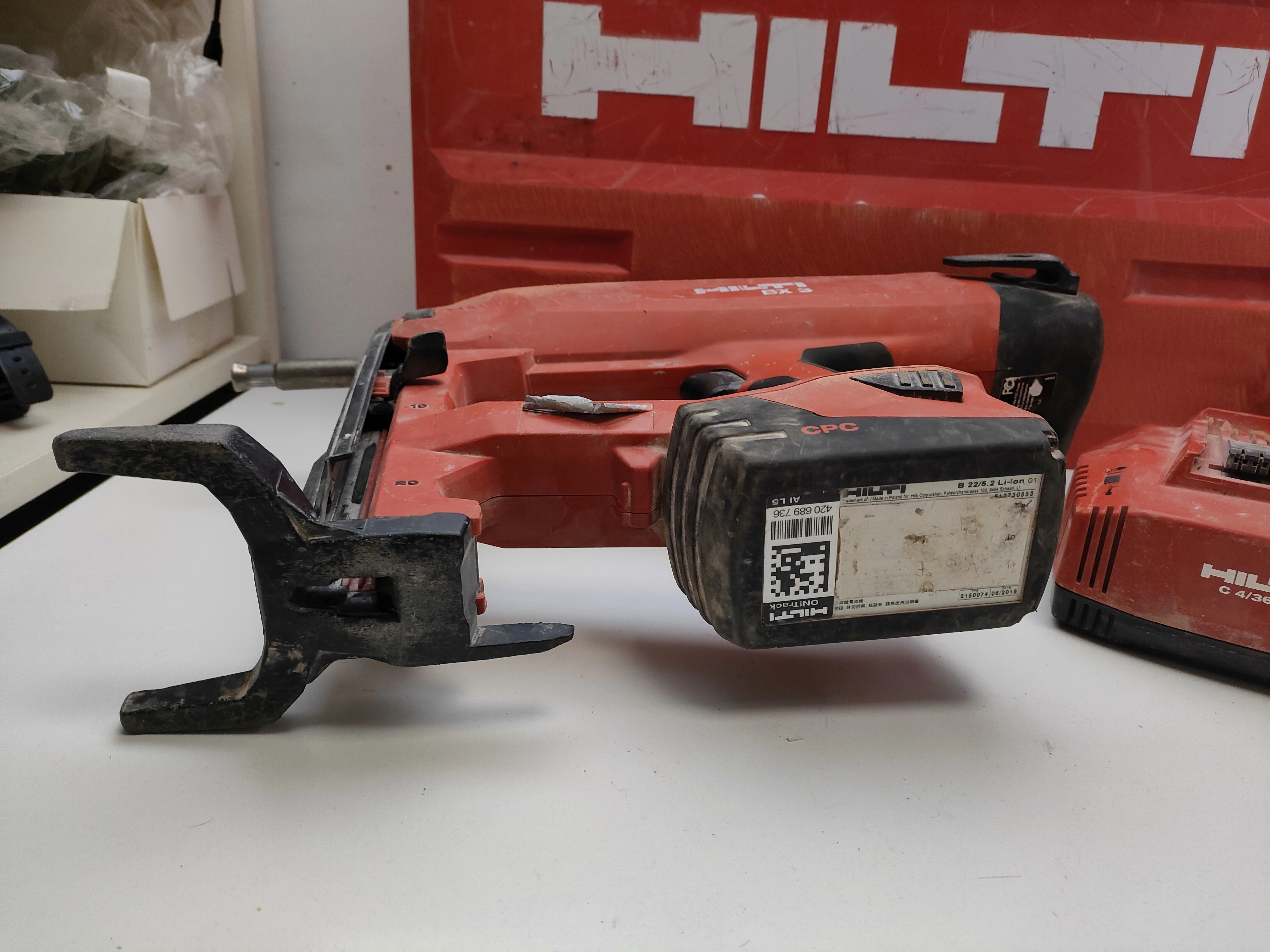 osadzak-gwozdziarka-akumulatorowa-hilti-bx-3-stan-uzywany