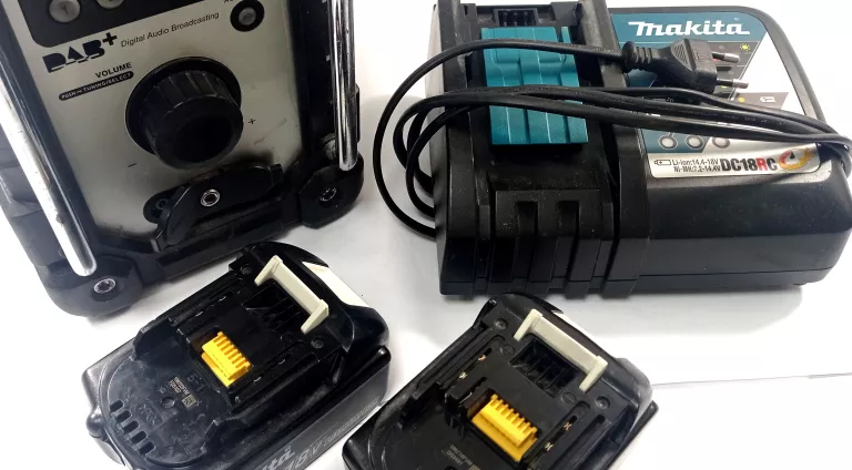 RADIO BUDOWLANE MAKITA DMR110