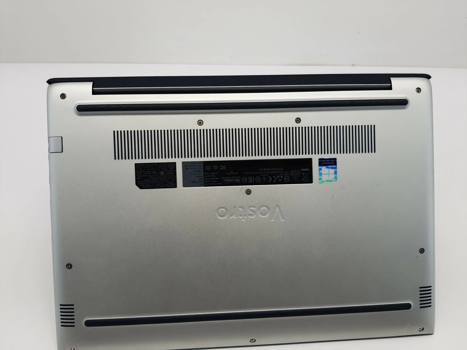 laptop-dell-vostro-p88g001-i5-16gb-rodzaj-karty-graficznej-grafika-zintegrowana