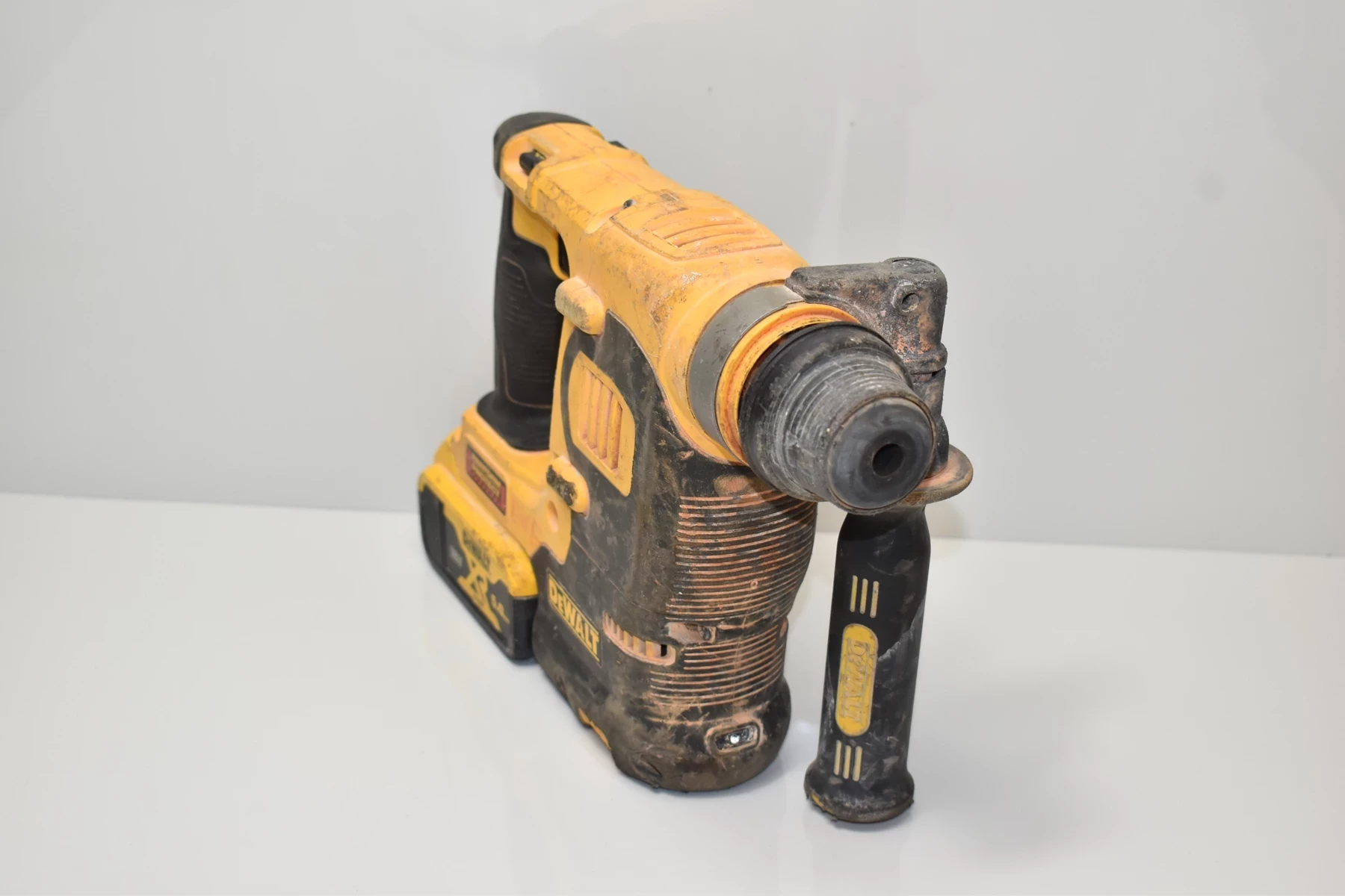 mlotowiertarka-akumulatorowa-dewalt-dch253-marka-dewalt