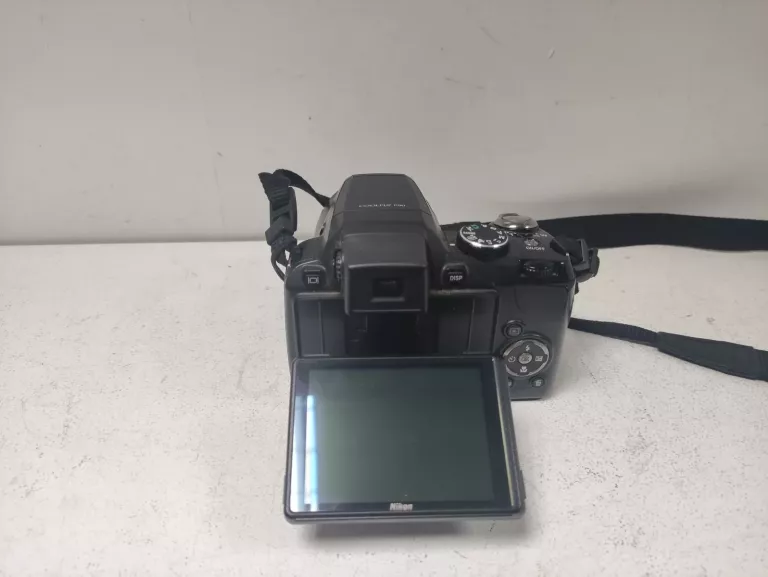 APARAT NIKON COOLPIX P90 W ETUI