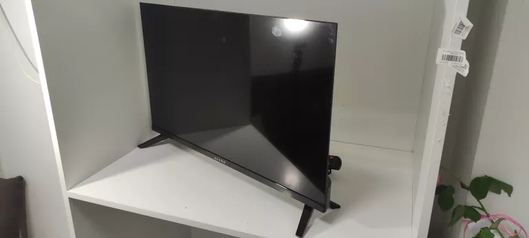 TELEWIZOR LED KIANO SLIMTV 32 / PILOT