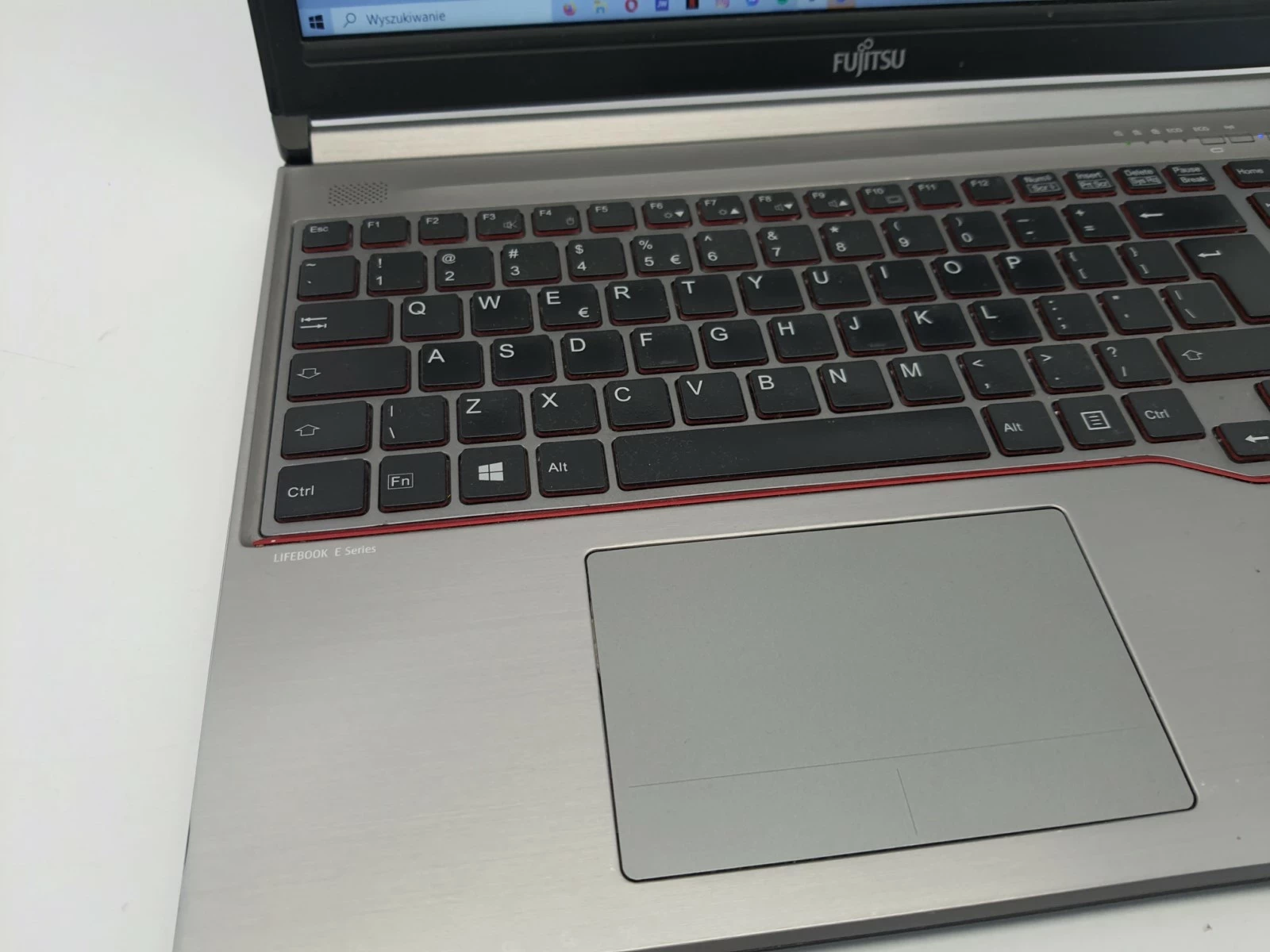 laptop-fujitsu-lifebook-e-series-i7-8gb-ean-gtin-5905045213215