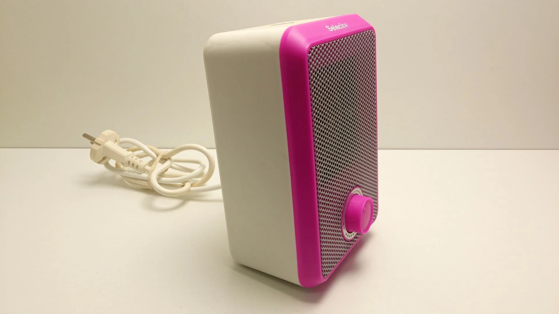 grzejnik-nadmuchowy-selecline-600w-kolor-dominujacy-rozowy