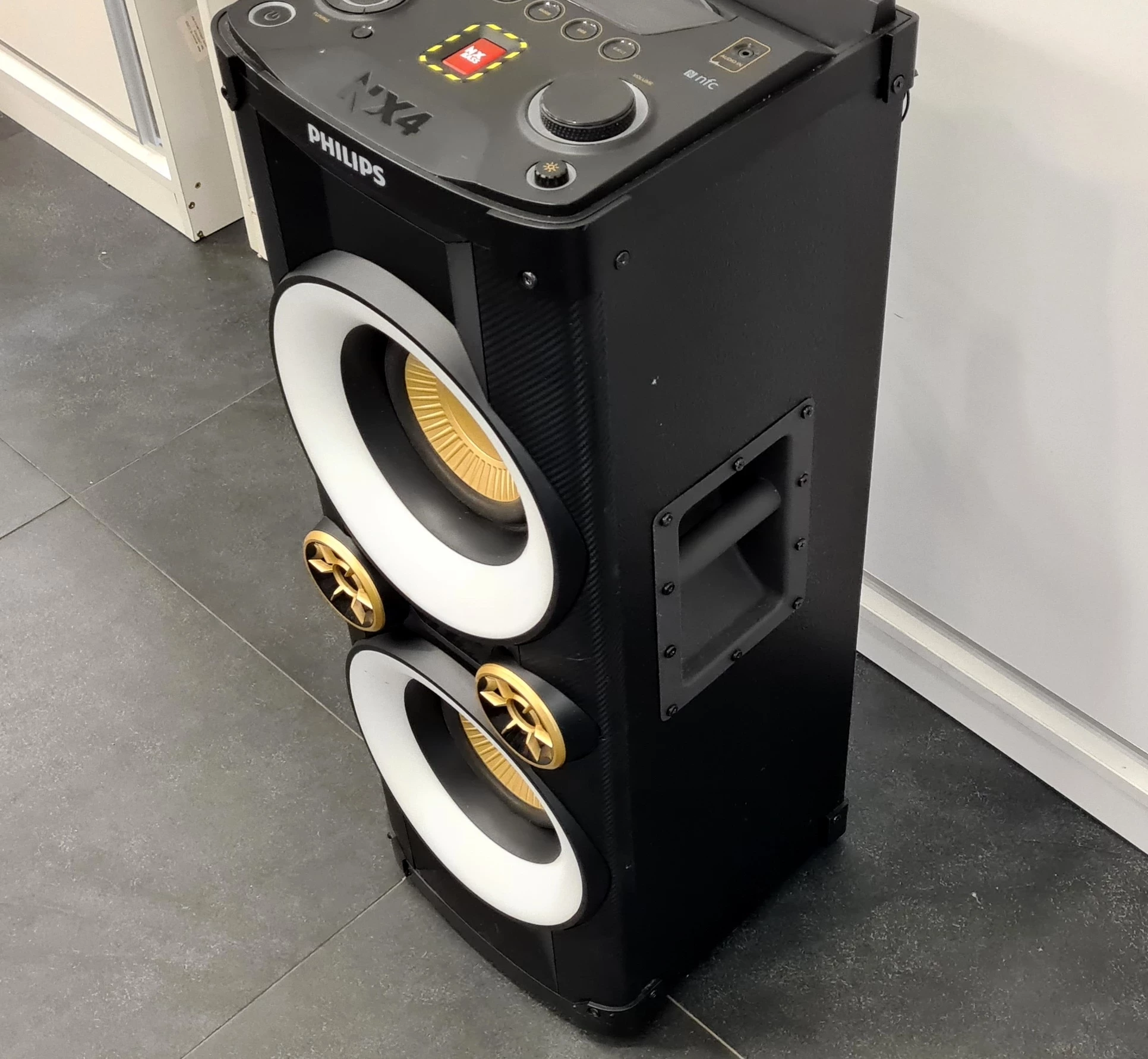 wieza-stereoglosnik-bluetooth-philips-ntx400-radio-fm