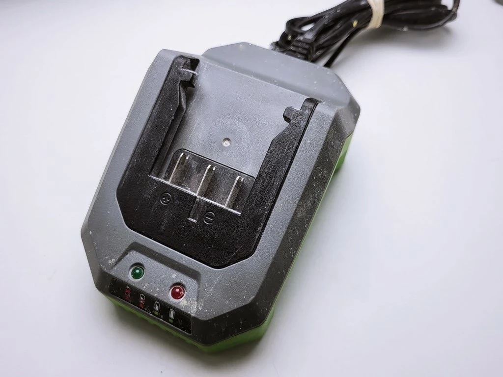 zestaw-akumulatorowych-elektronarzedzi-lux-tools-stan-uzywany