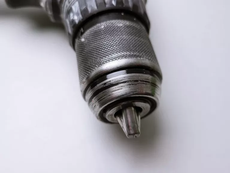 ZESTAW AKUMULATOROWYCH ELEKTRONARZĘDZI LUX TOOLS