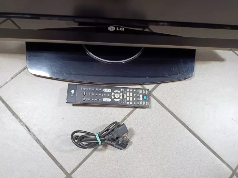 TELEWIZOR LG 32LC42+PILOT, KABEL ZASILAJĄCY
