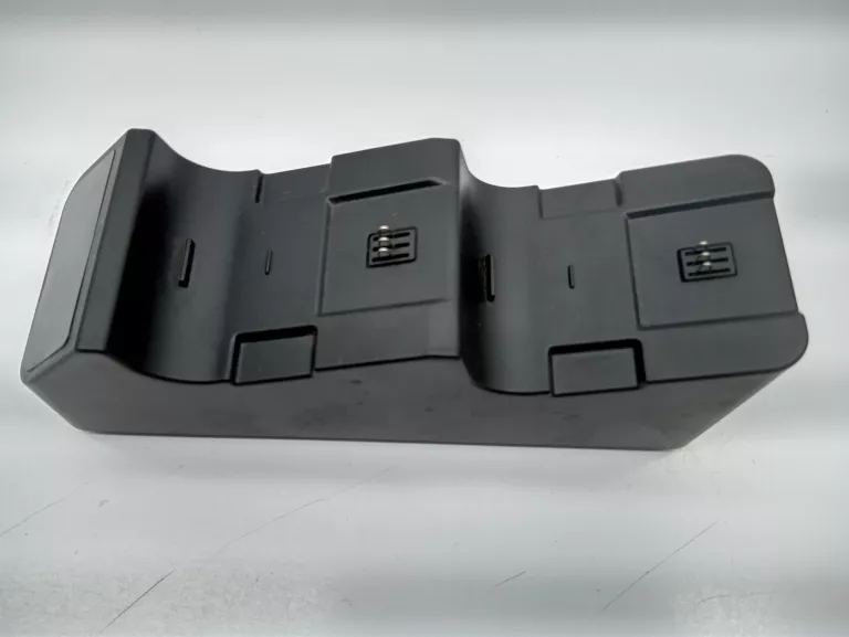 ladowarka-do-padow-xbox-series-s-jak-nowa-producent-248914-1988677