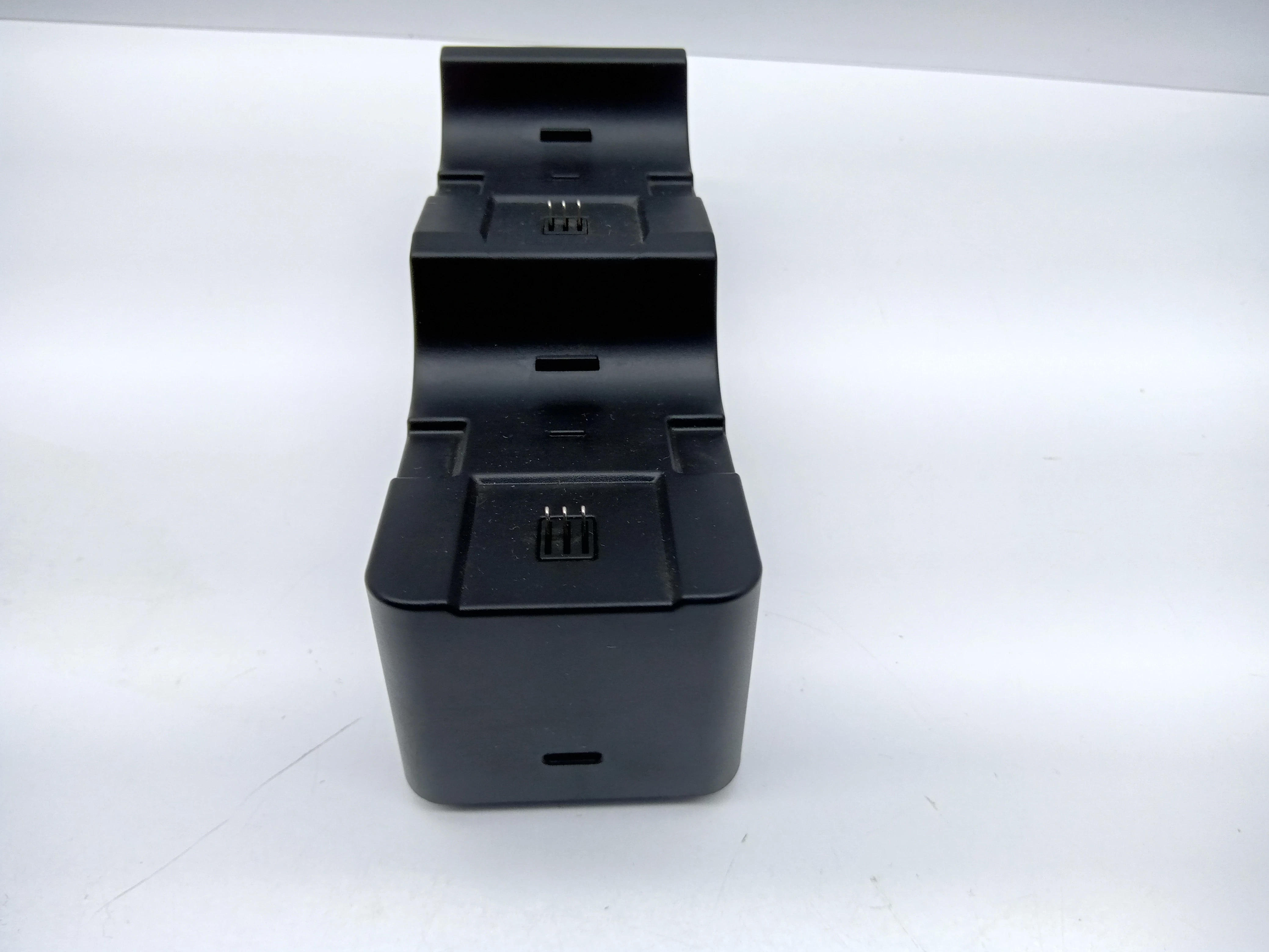 ladowarka-do-padow-xbox-series-s-jak-nowa-kod-producenta-8718657552750