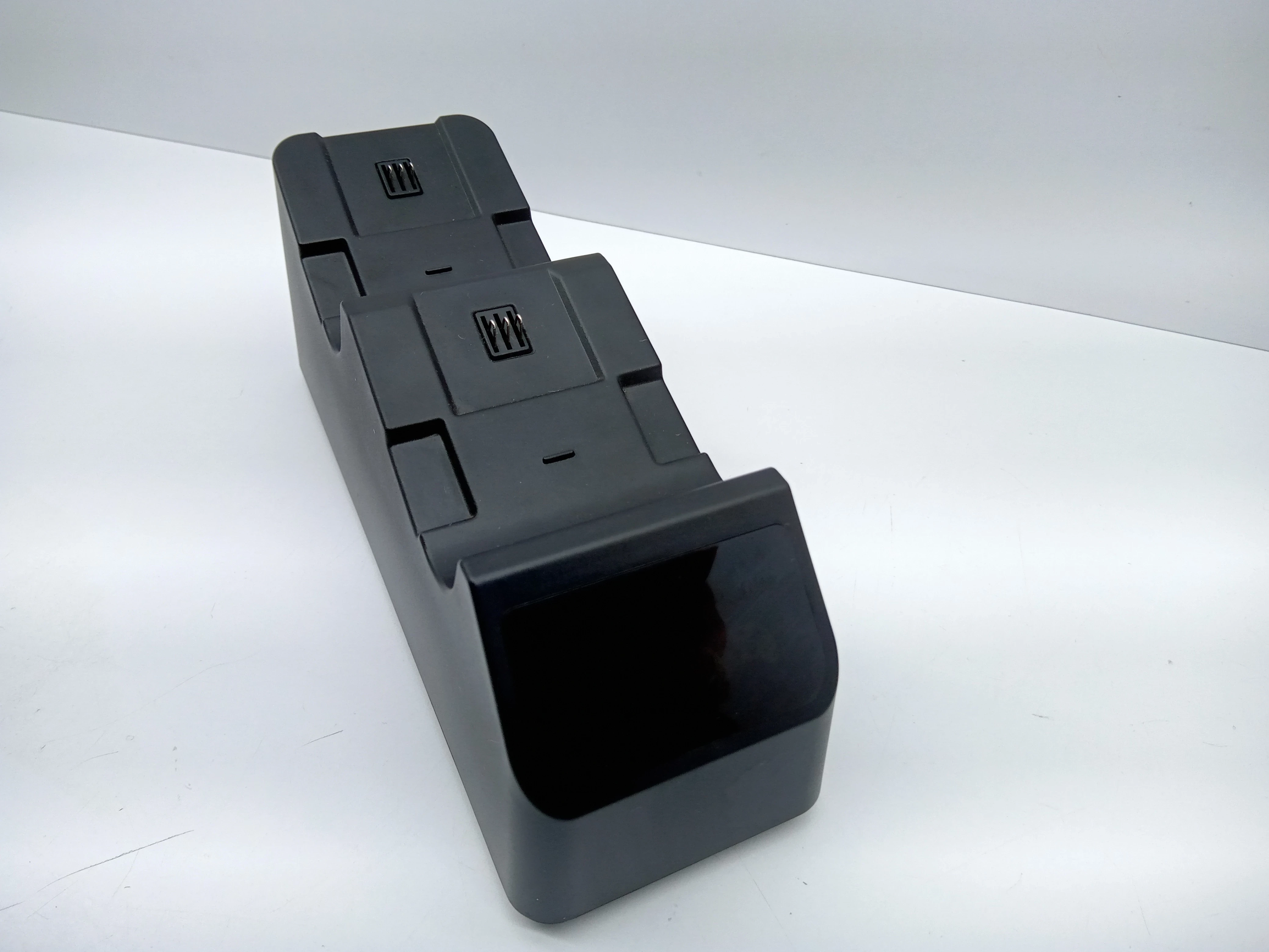 ladowarka-do-padow-xbox-series-s-jak-nowa-ean-gtin-8718657552750