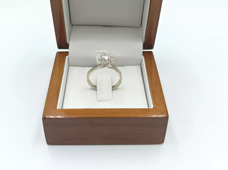 PIERŚCIONEK Z BIAŁEGO ZŁOTA Z DIAMENTEM BRYLANT 0,3CT ROZMIAR 13 CERTYFIKA