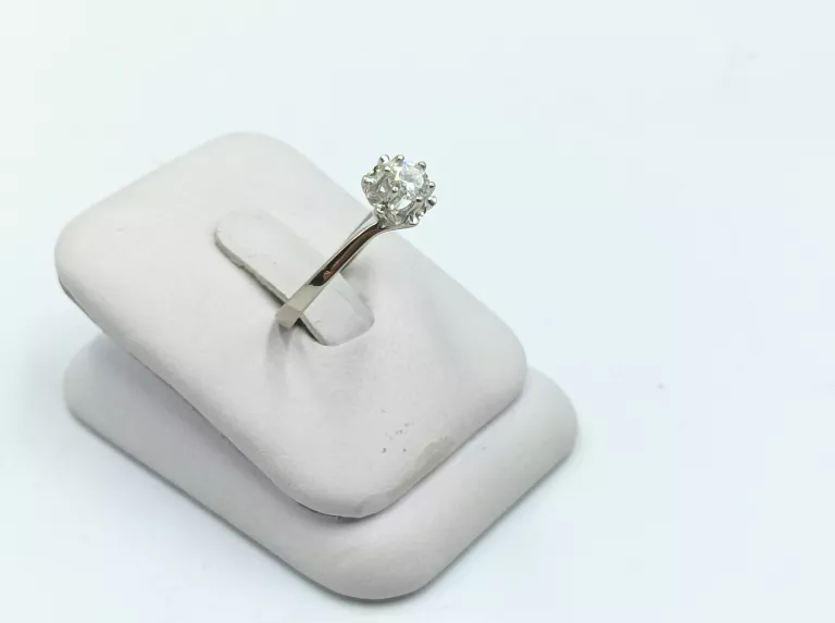 PIERŚCIONEK Z BIAŁEGO ZŁOTA Z DIAMENTEM BRYLANT 0,3CT ROZMIAR 13 CERTYFIKA