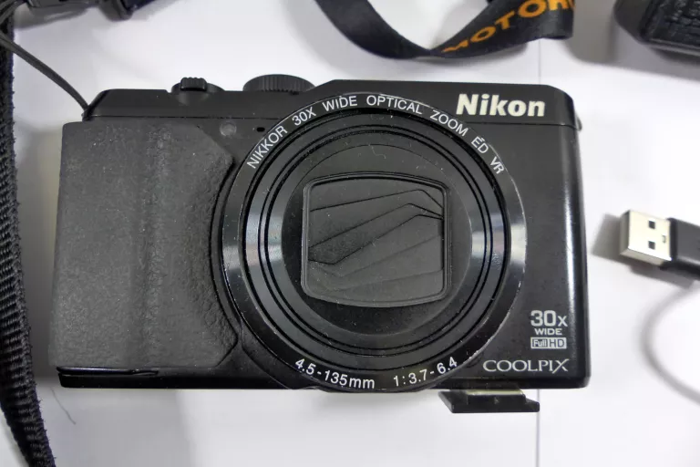 aparat-cyfrowy-nikon-s9900-czarny-stan-uzywany