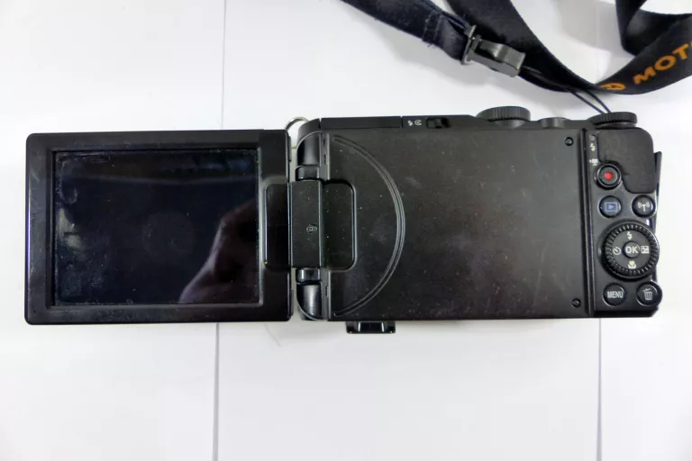 aparat-cyfrowy-nikon-s9900-czarny-jakosc-video-1080p