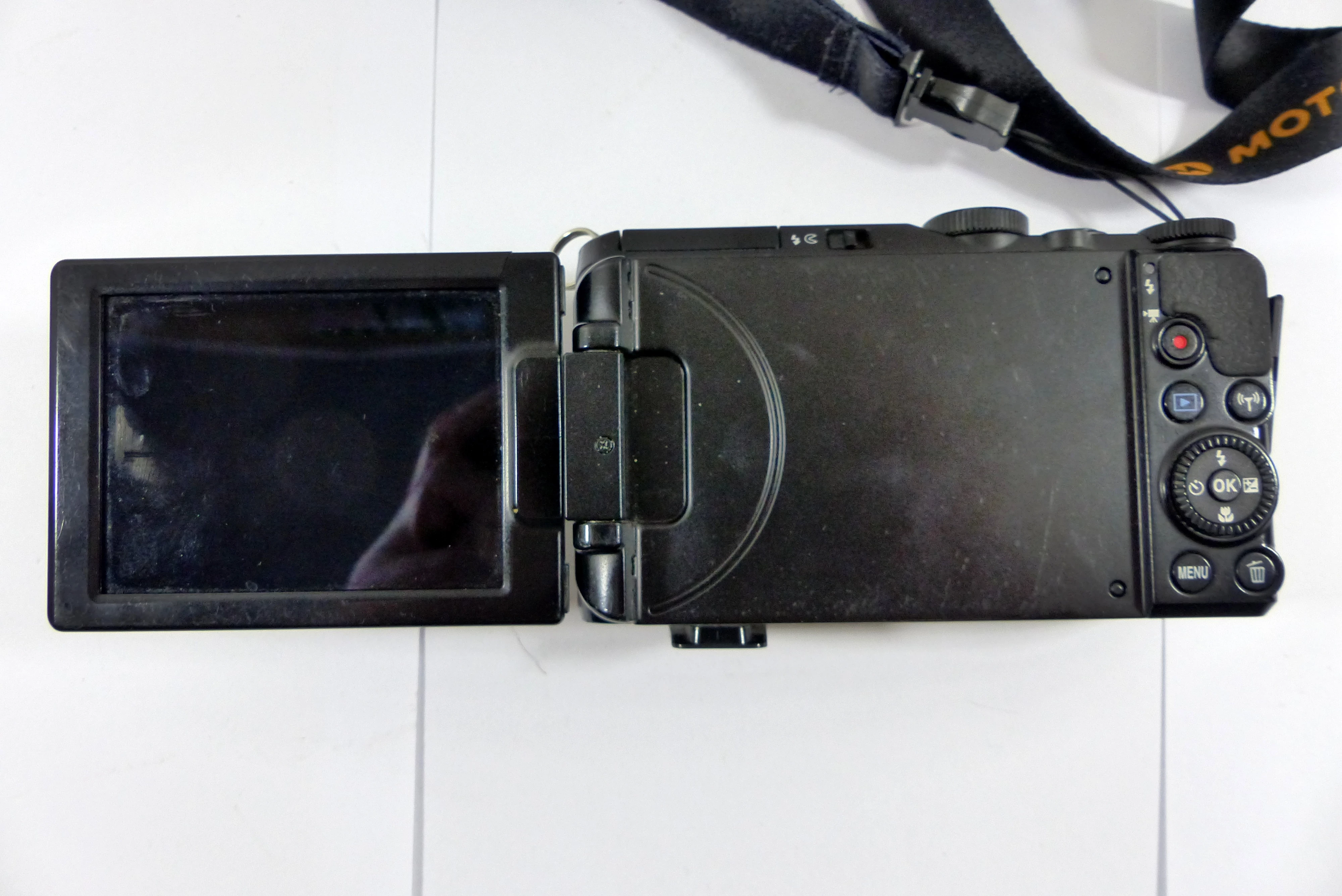 aparat-cyfrowy-nikon-s9900-czarny-jakosc-video-1080p