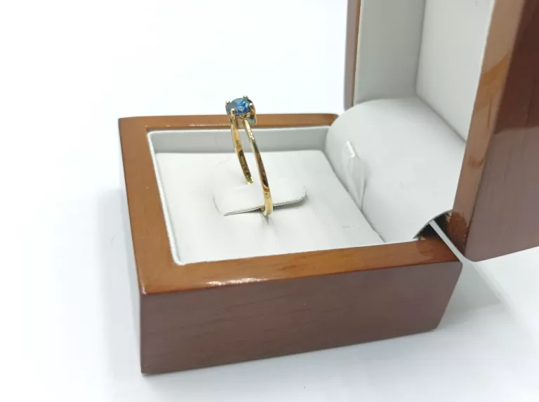 ZŁOTY PIERŚCIONEK 375 Z NIEBIESKIM DIAMENTEM BRYLANT 0,5CT ROZMIAR 22 9K
