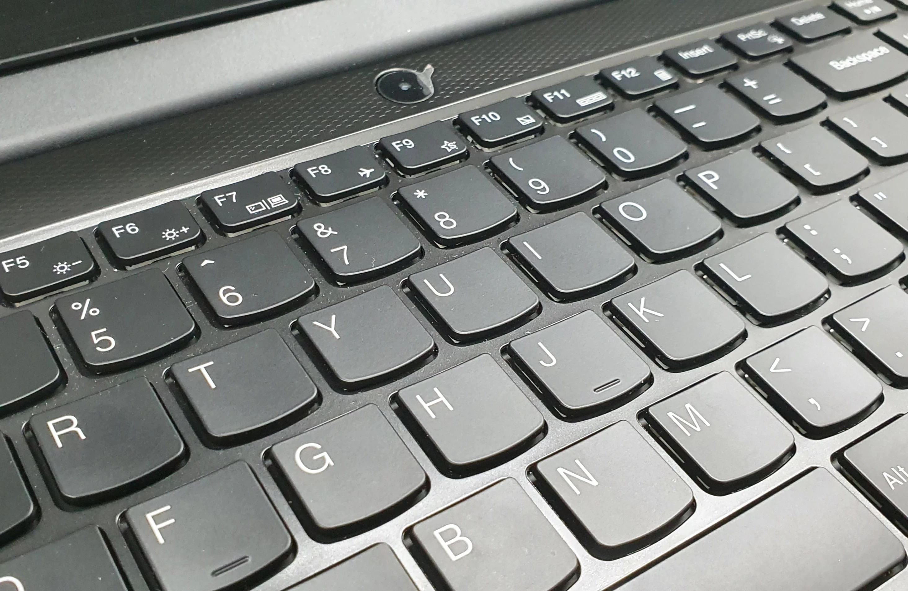 lenovo-ideapad-gaming-3-15ach6-amd-ryzen-5-gtx1650-kod-producenta-82k200qypb