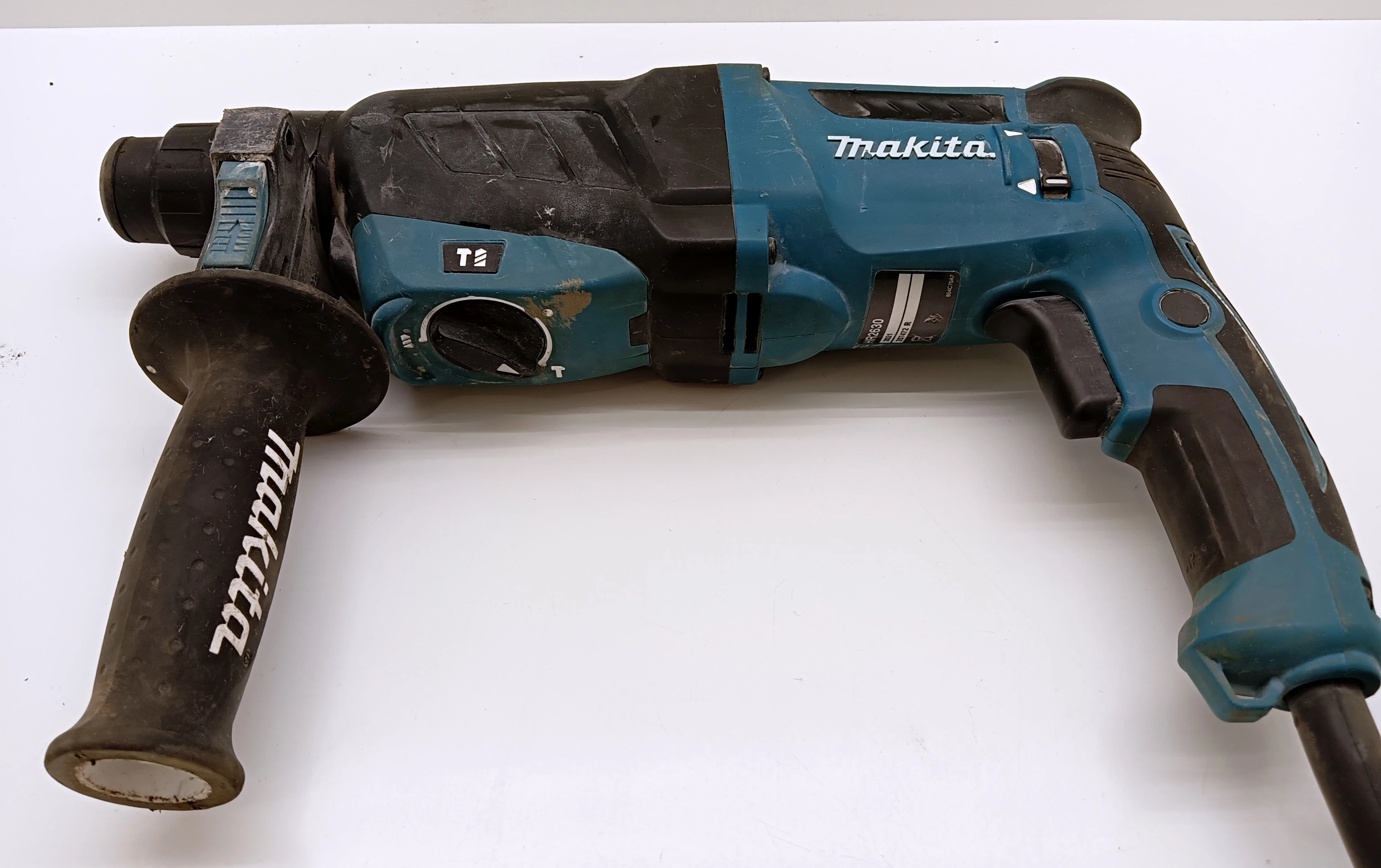 mlotowiertarka-makita-hr2630-funkcyjnosc-3-funkcyjny-wiercenie-z-i-bez-udaru-podkuwanie