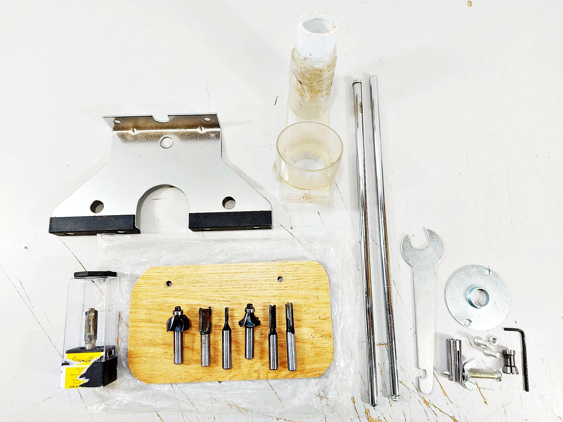 frezarka-gornowrzecionowa-nutool-red-1020w-rodzaj-frezarki-gornowrzecionowa