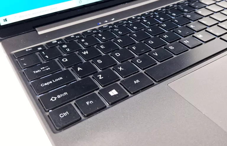 LAPTOP CHUWI CWI529