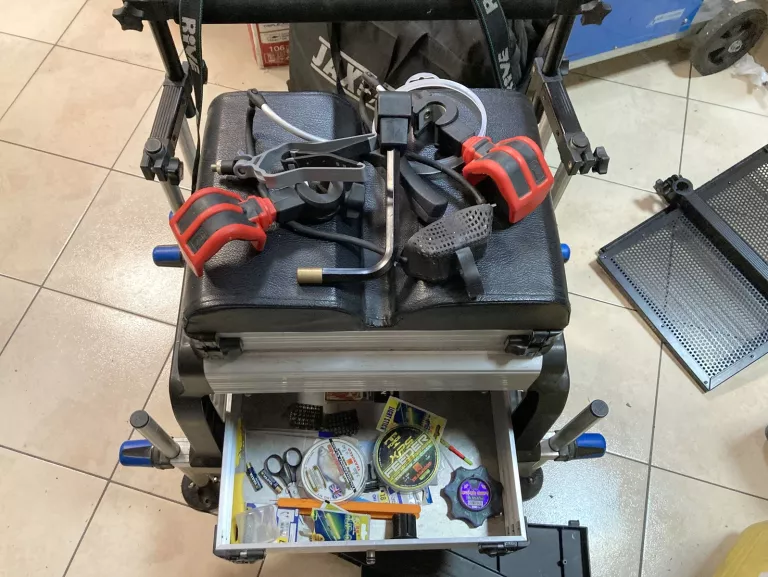 kosz-wedkarski-wyczynowy-rive-bogaty-zestaw-stan-uzywany