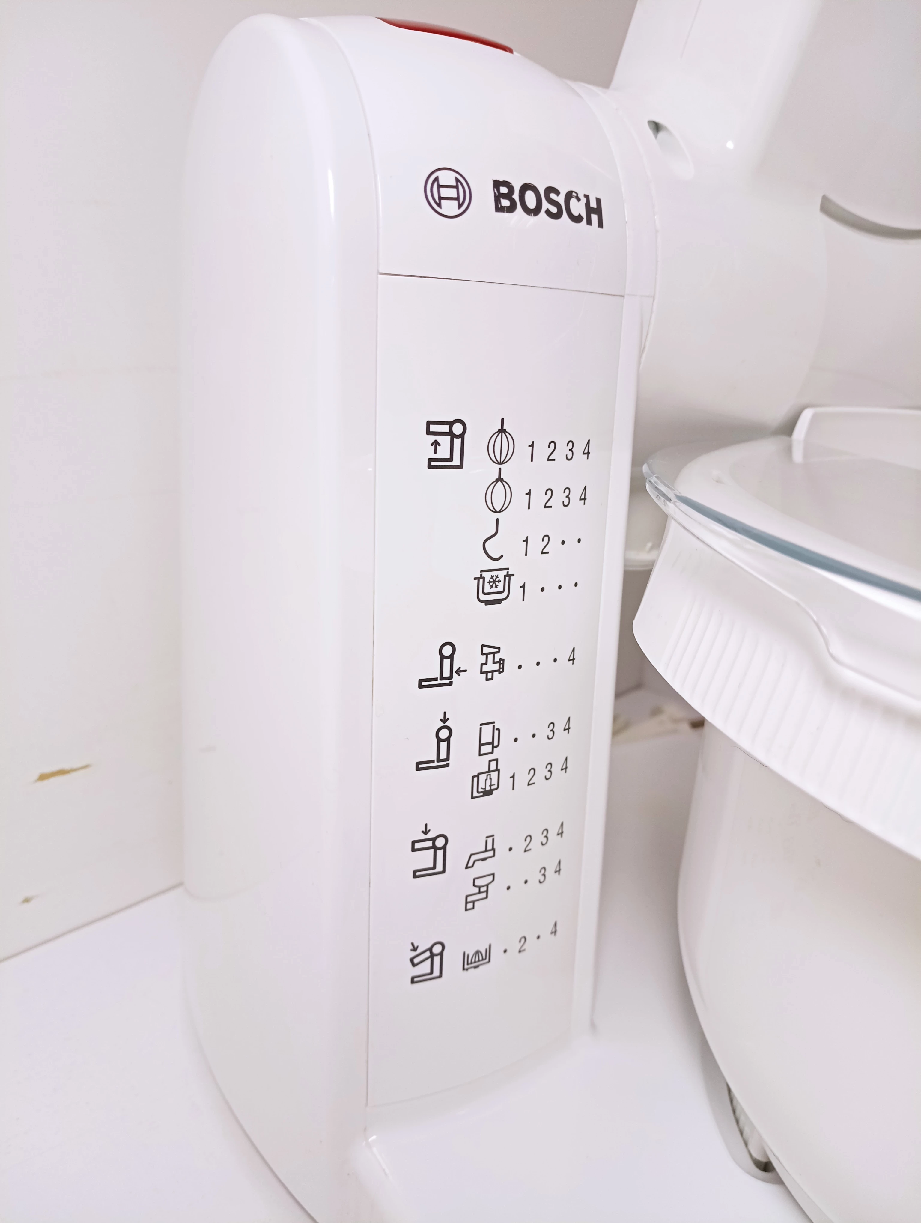 robot-kuchenny-bosch-cnum5stmisa-kolor-dominujacy-bialy