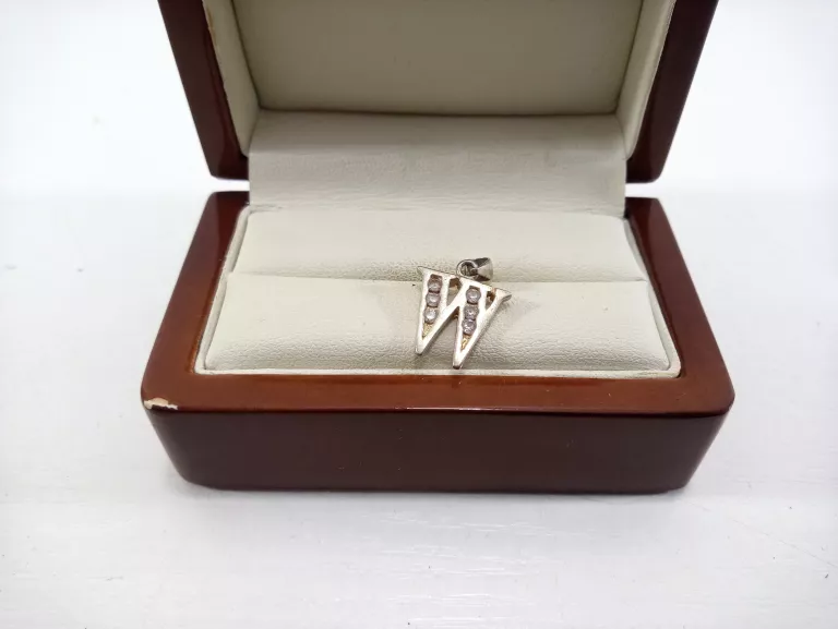 STYLOWA SREBRNA ZAWIESZKA LITERKA "W"