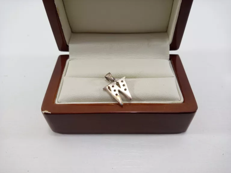 stylowa-srebrna-zawieszka-literka-w-stan-11323-253806