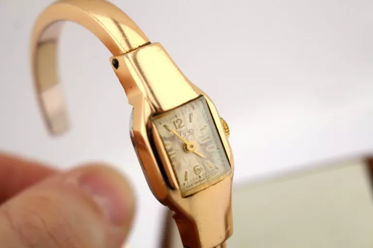 damski-zegarek-stary-rosyjski-pozlacany-marka-inna-marka