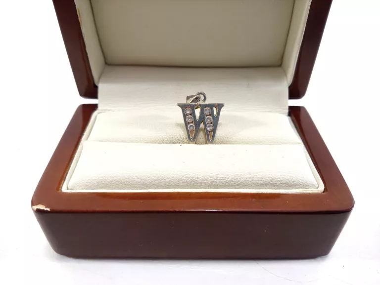 stylowa-srebrna-zawieszka-literka-w-stan-11323-253806