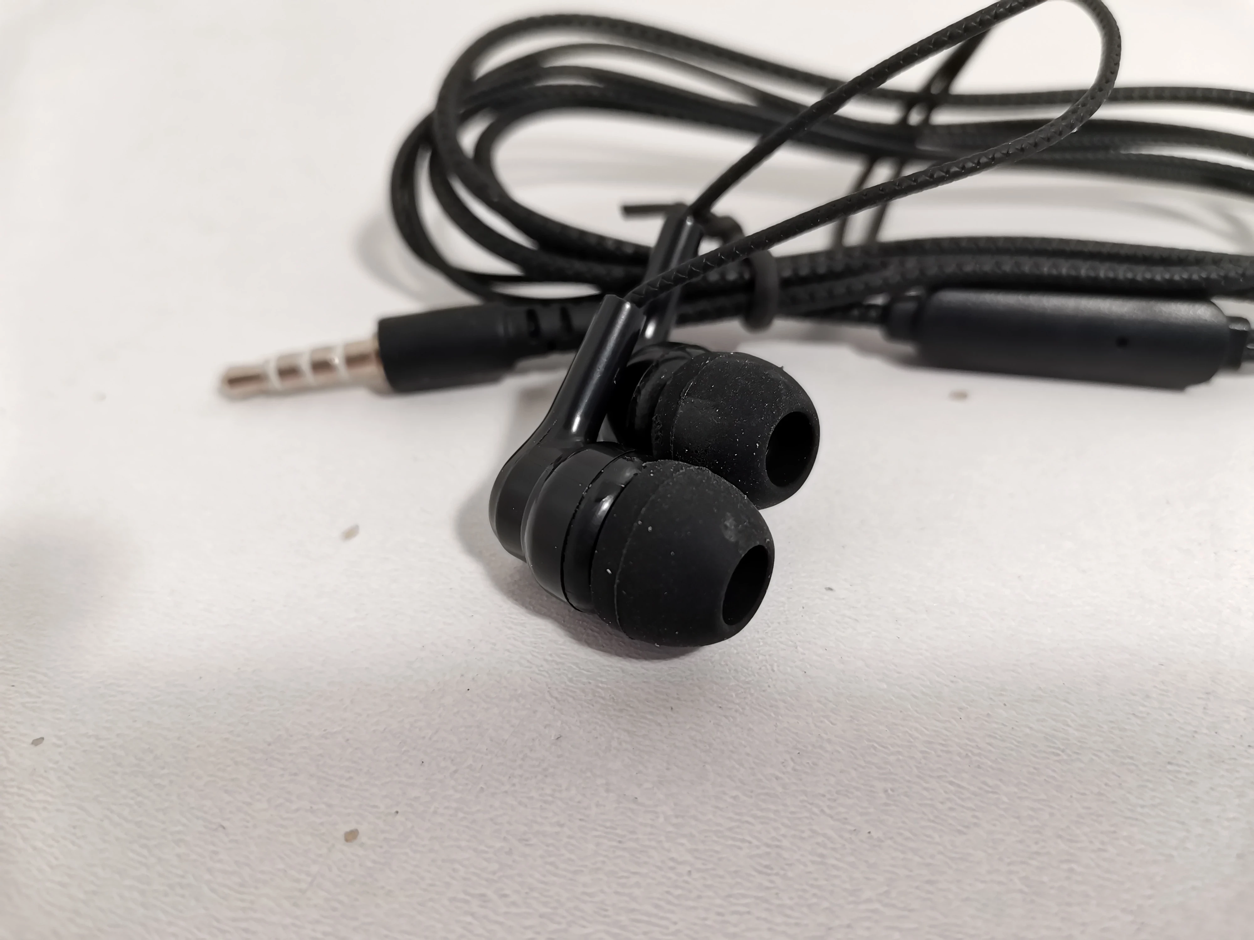 sluchawki-przewodowe-z26-marka-18812-1104959