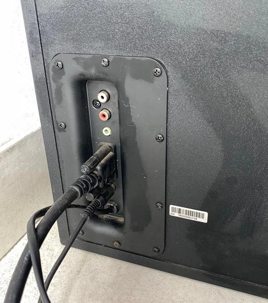 glosniki-logitech-z-623-subwoofer-zasilanie-sieciowe