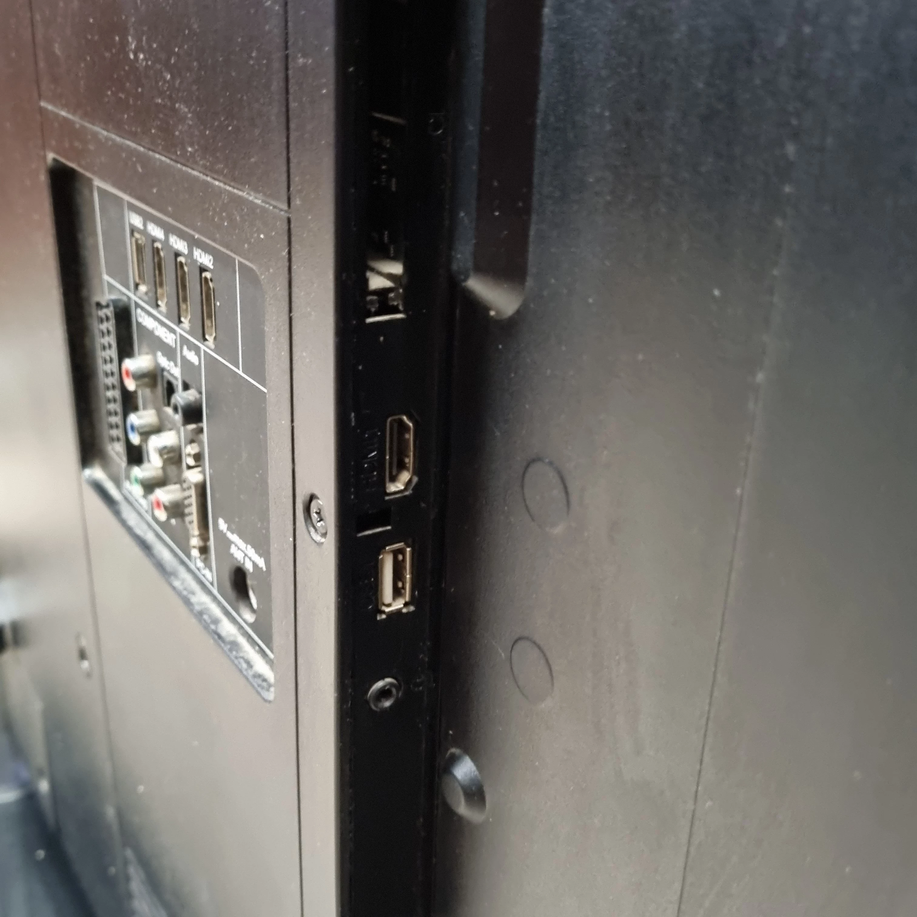 telewizor-grundig-46-vle-2012-ec-bez-pilota-opis-odbior-osobisty-format-hd-129294-2