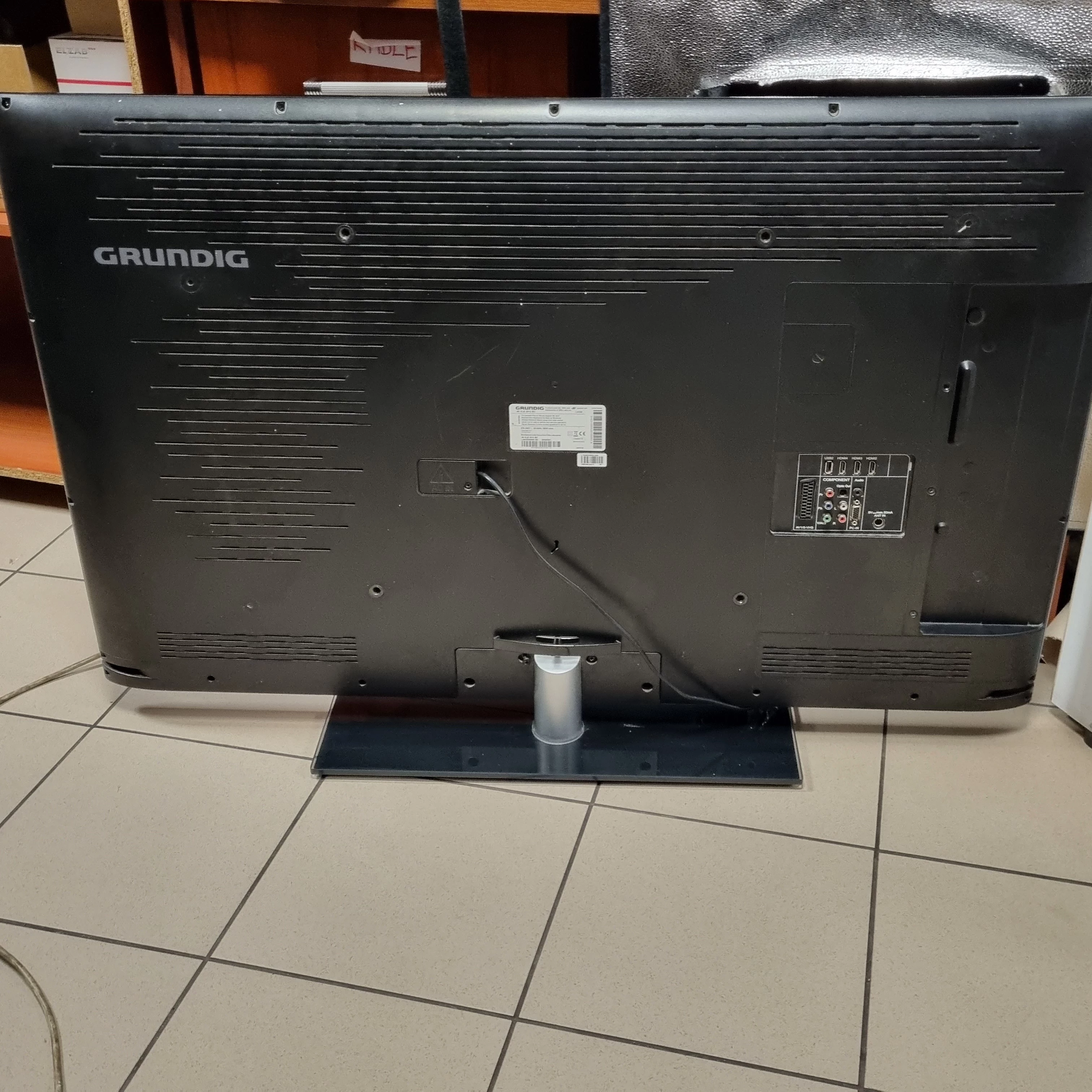 telewizor-grundig-46-vle-2012-ec-bez-pilota-opis-odbior-osobisty-stan-11323-238062