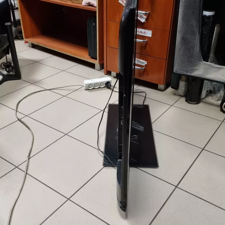 telewizor-grundig-46-vle-2012-ec-bez-pilota-opis-odbior-osobisty-przekatna-ekranu-cale-46