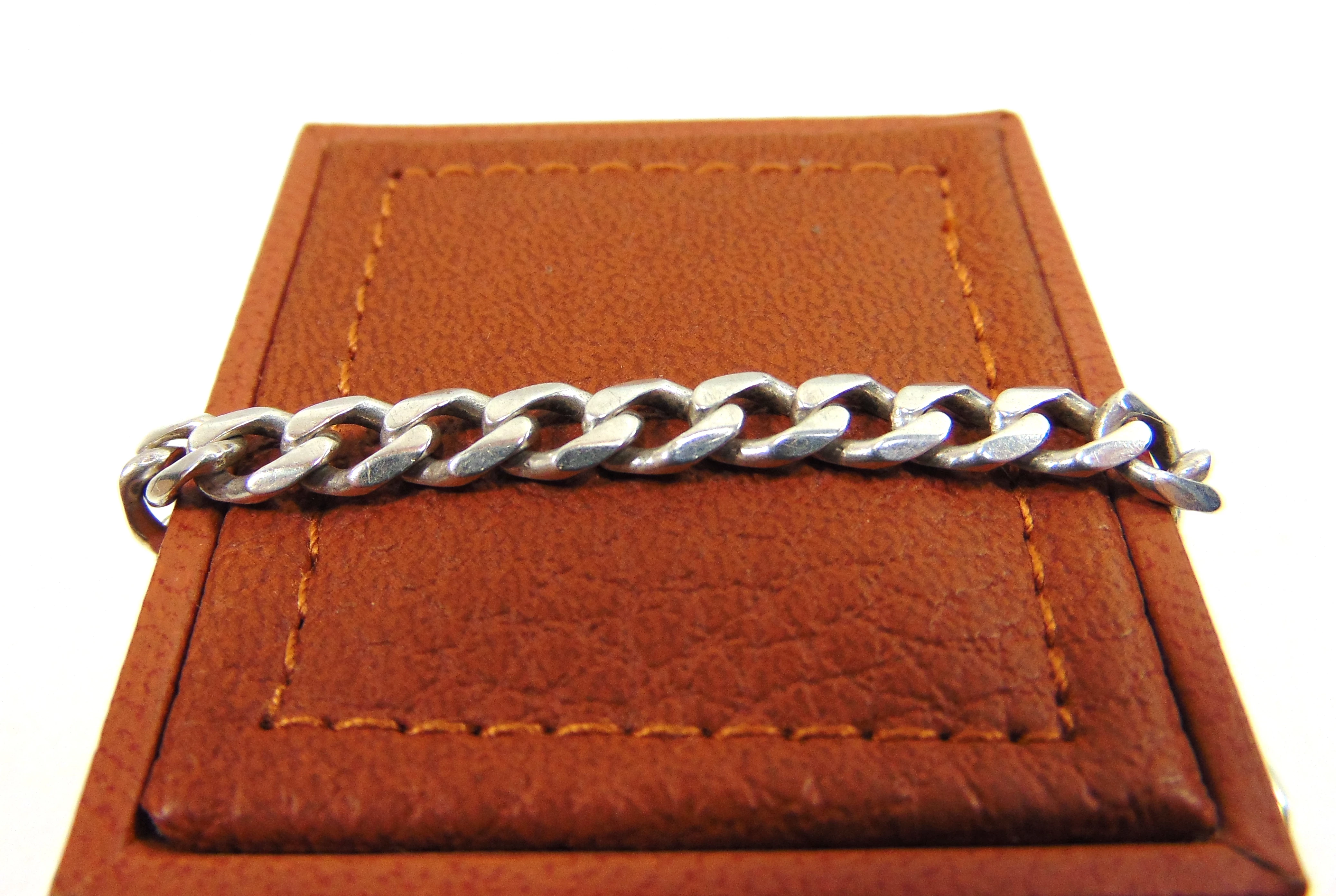 nietuzinkowa-srebrna-bransoletka-kamienie-brak-informacji