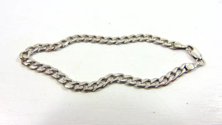 nietuzinkowa-srebrna-bransoletka-material-dominujacy-srebro