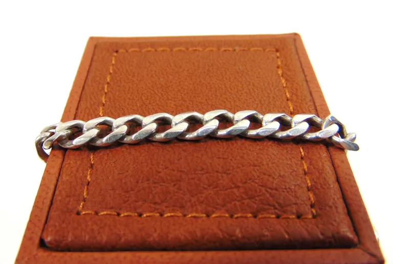 nietuzinkowa-srebrna-bransoletka-kamienie-brak-informacji