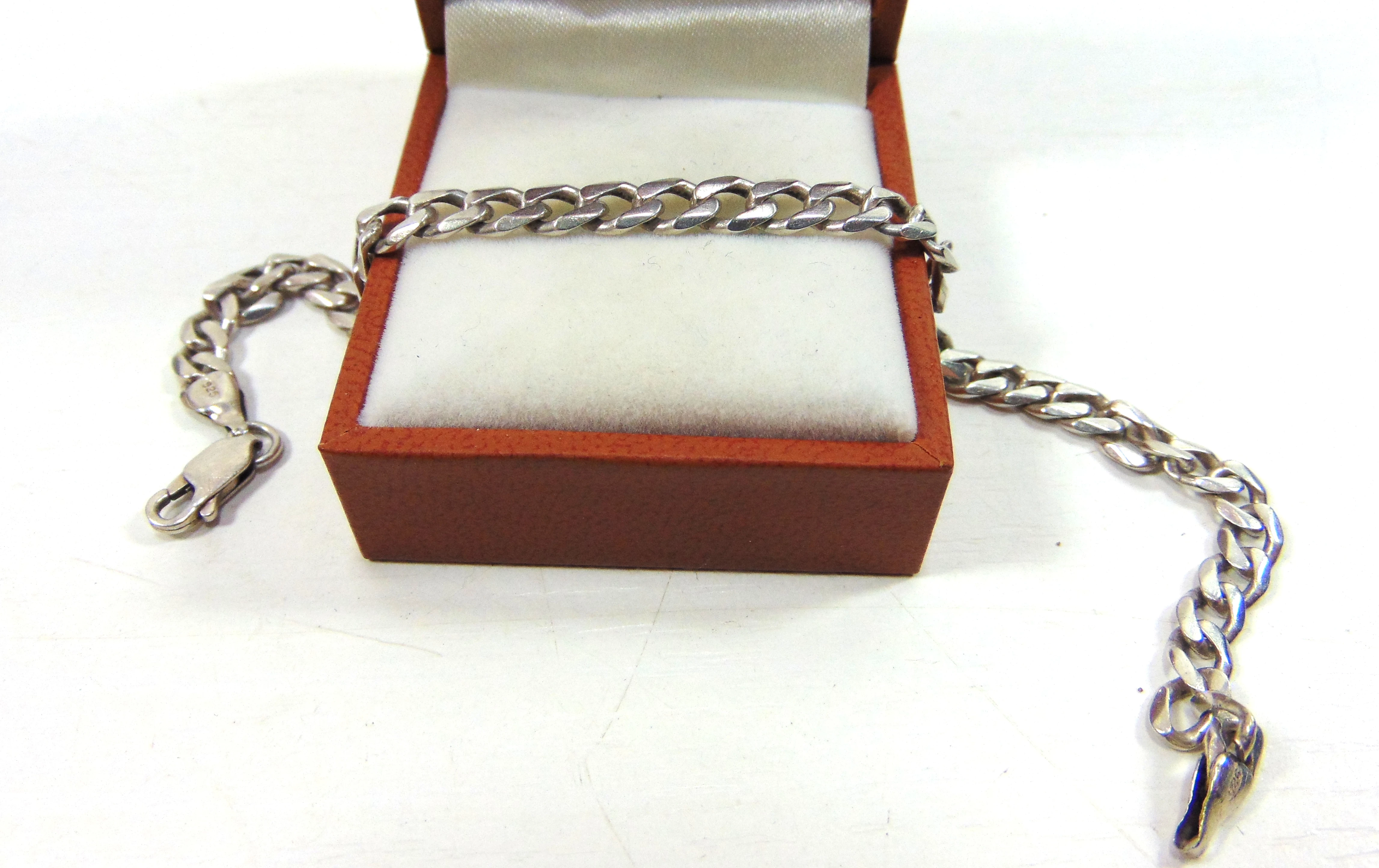 nietuzinkowa-srebrna-bransoletka-zamkowa-16-lubawa