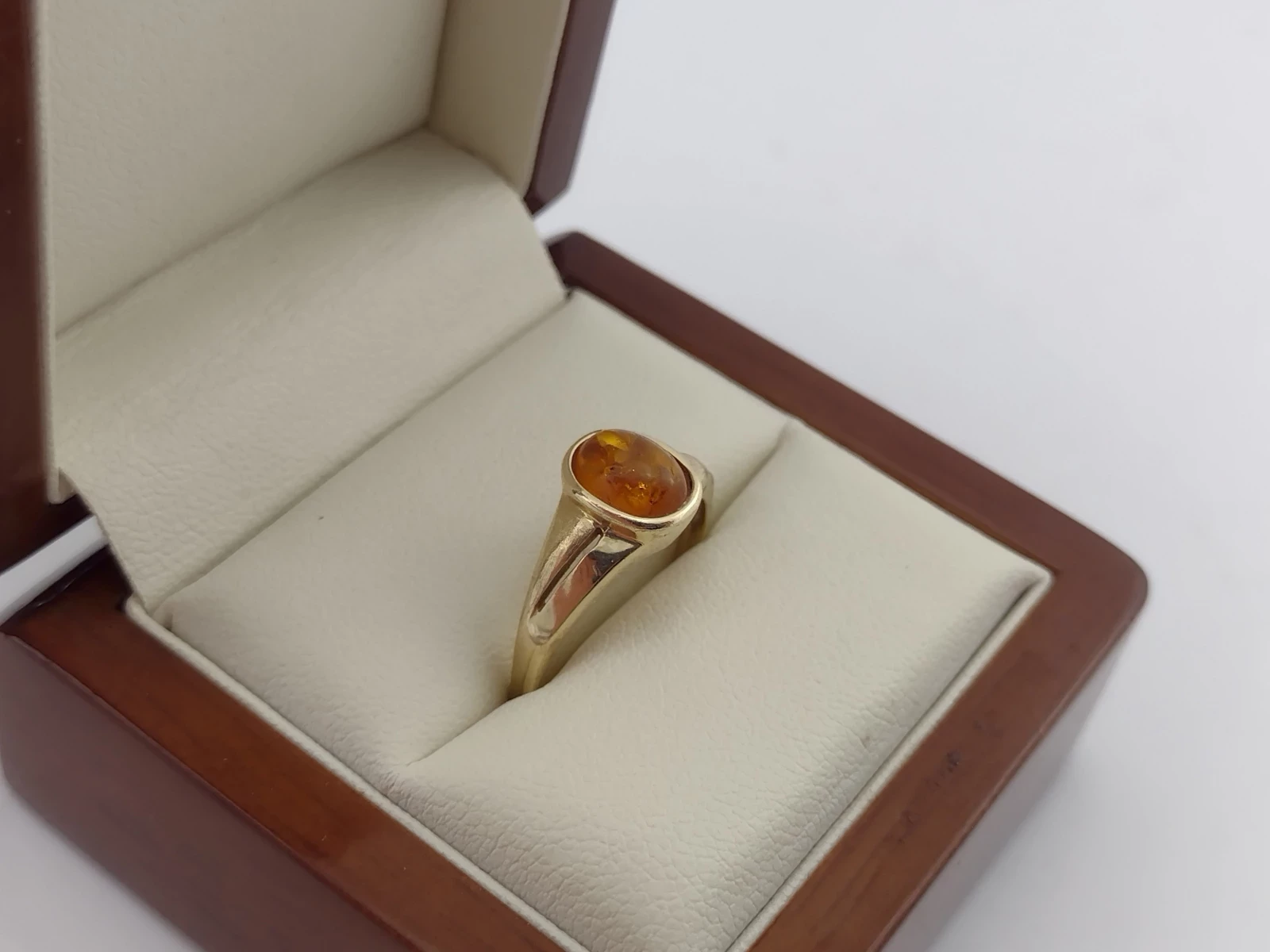 585-267g-r15-zjawiskowy-zloty-pierscionek-stan-uzywany