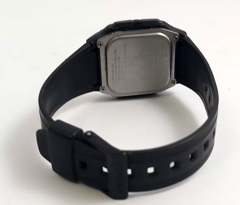 ZEGAREK CASIO ILUMINATOR