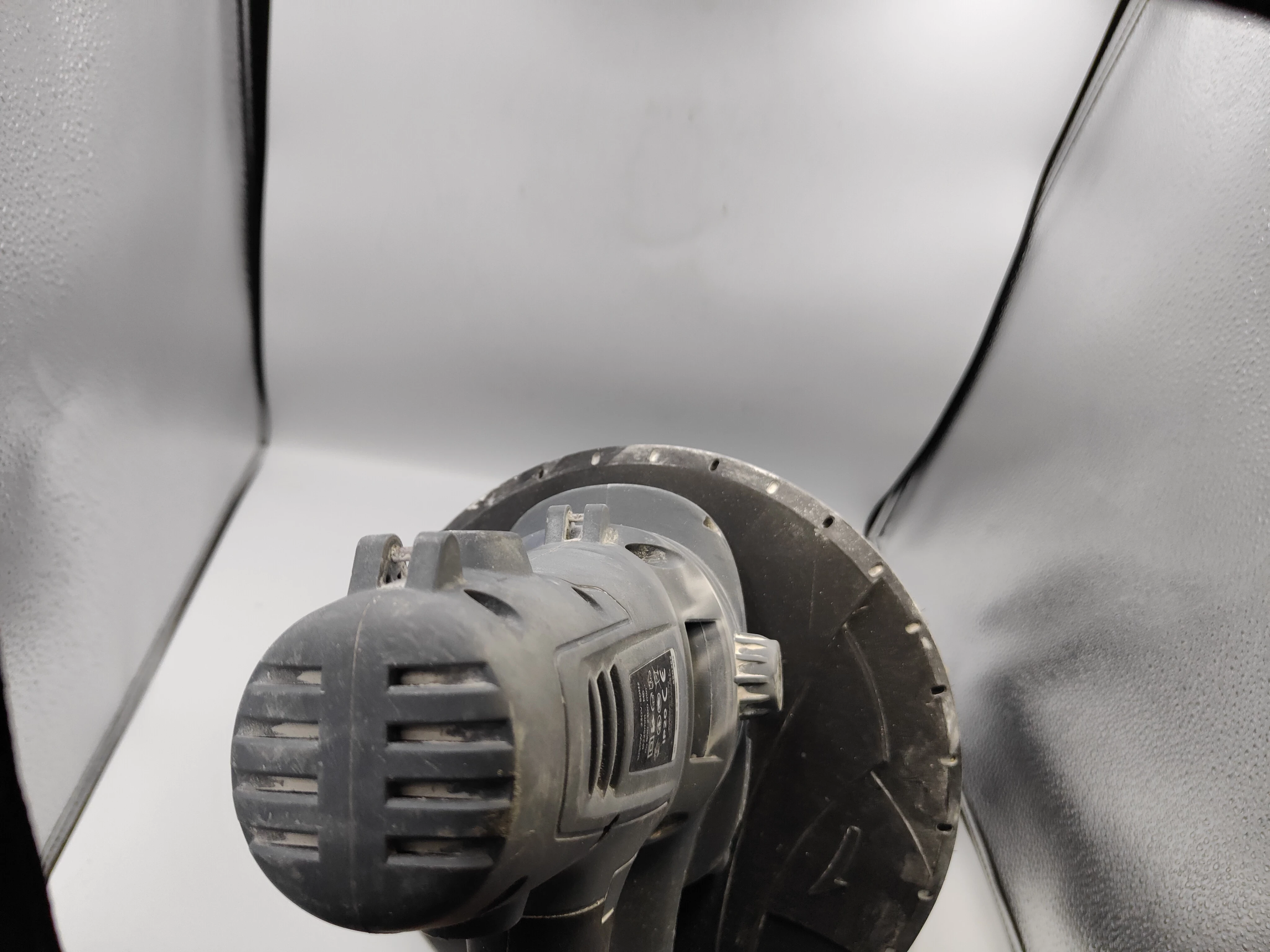 szlifierka-do-gipsu-graphite-59g262-marka-graphite