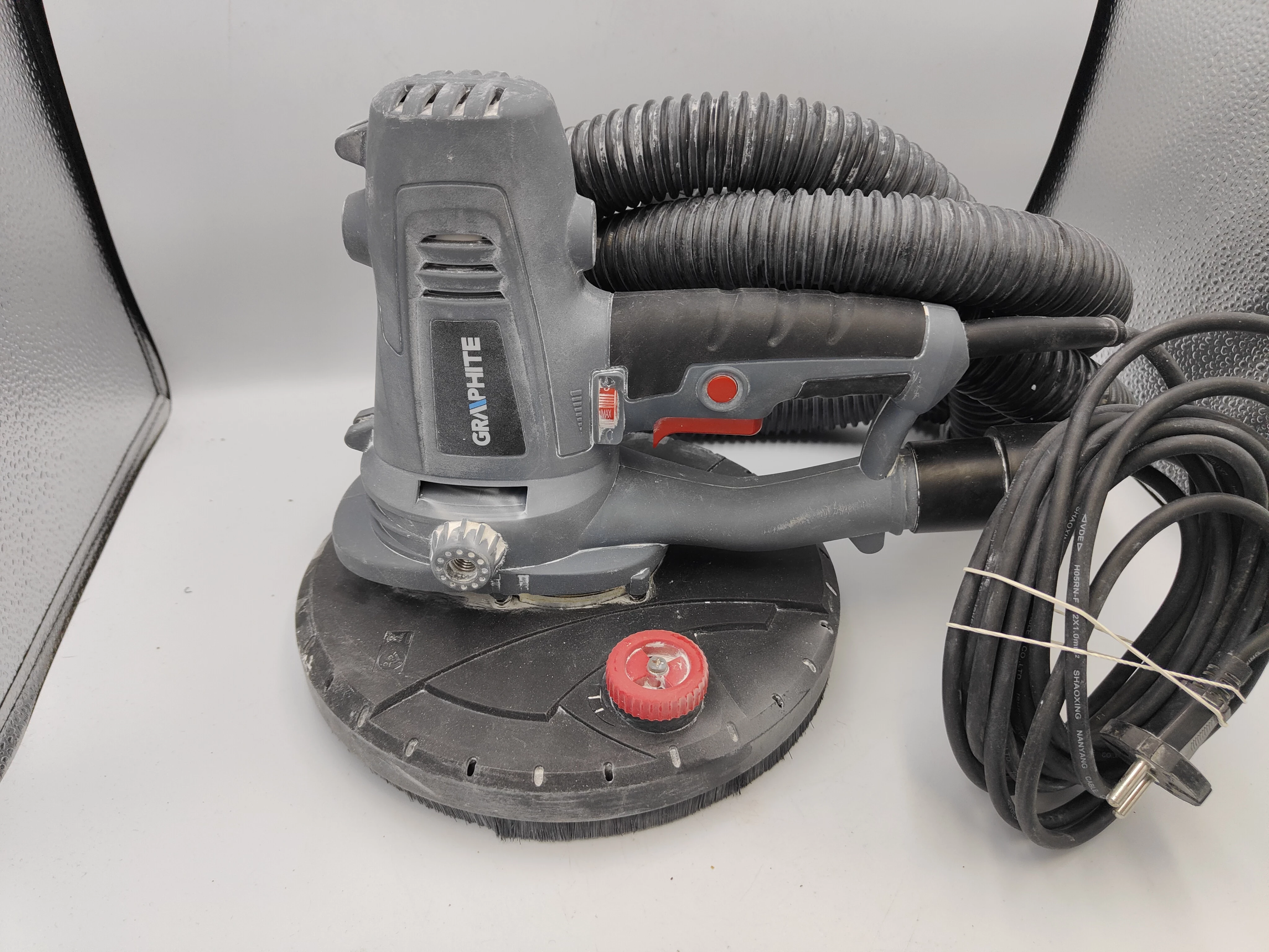 szlifierka-do-gipsu-graphite-59g262-stan-uzywany