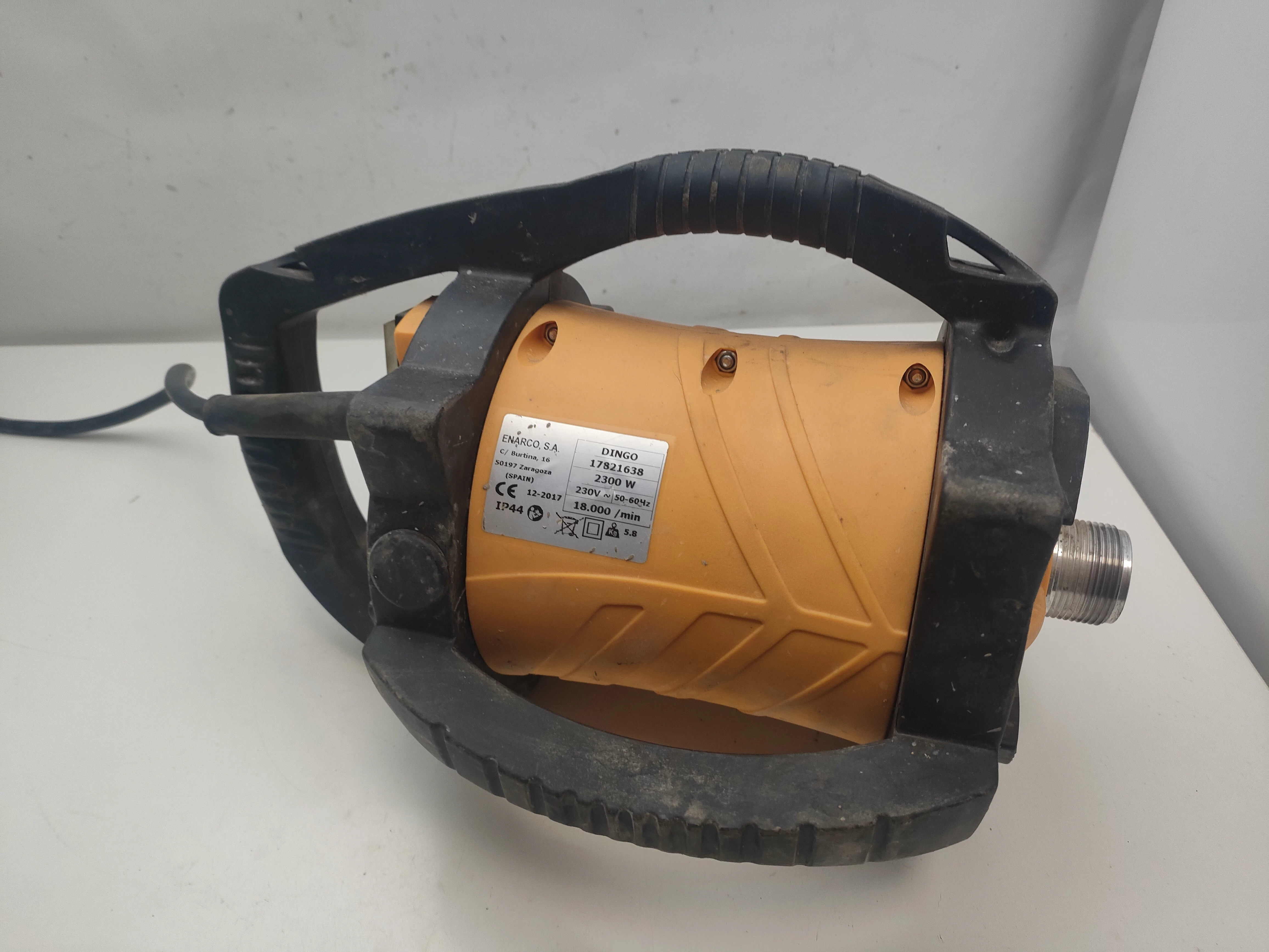 wibrator-do-betonu-enar-dingo-2300w-kod-producenta-dingo