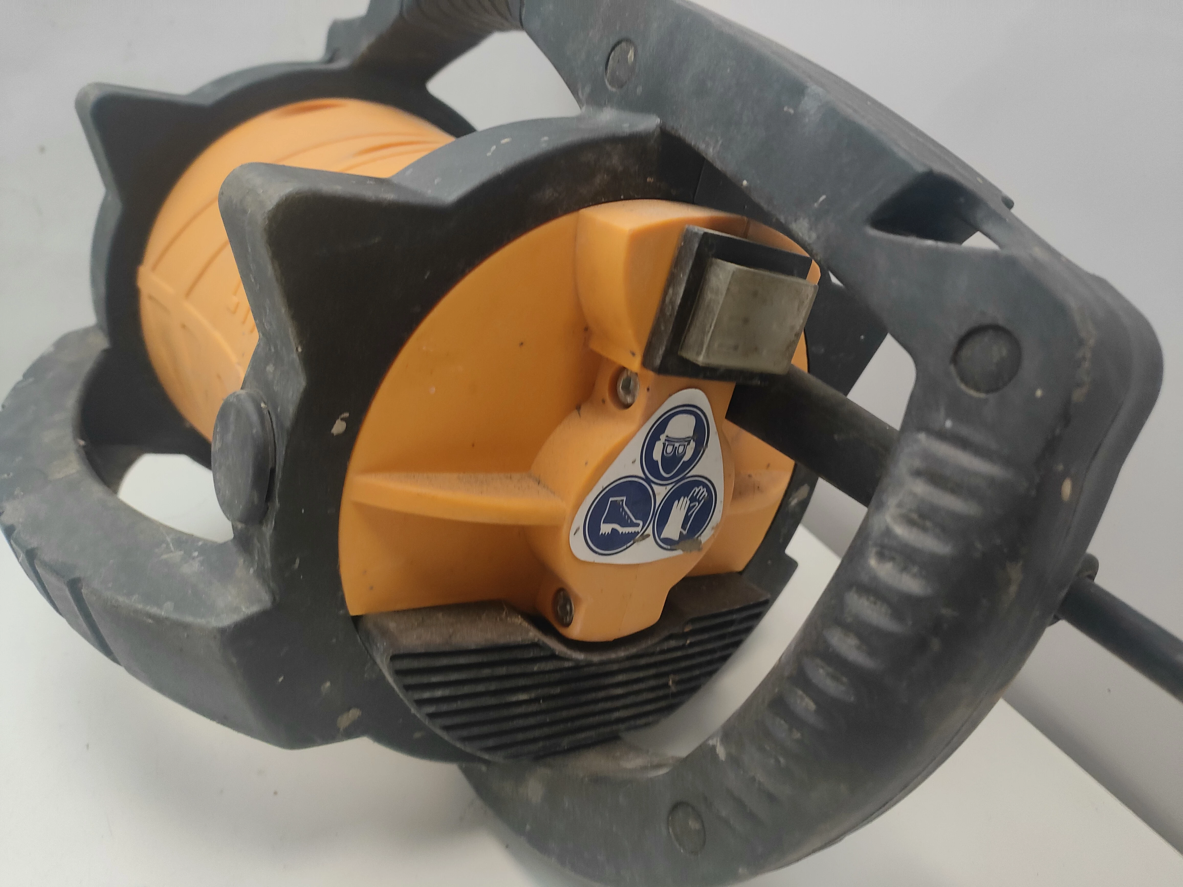 wibrator-do-betonu-enar-dingo-2300w-product-id-2062caad-02e2-4f3c-9461-db1f01972dea