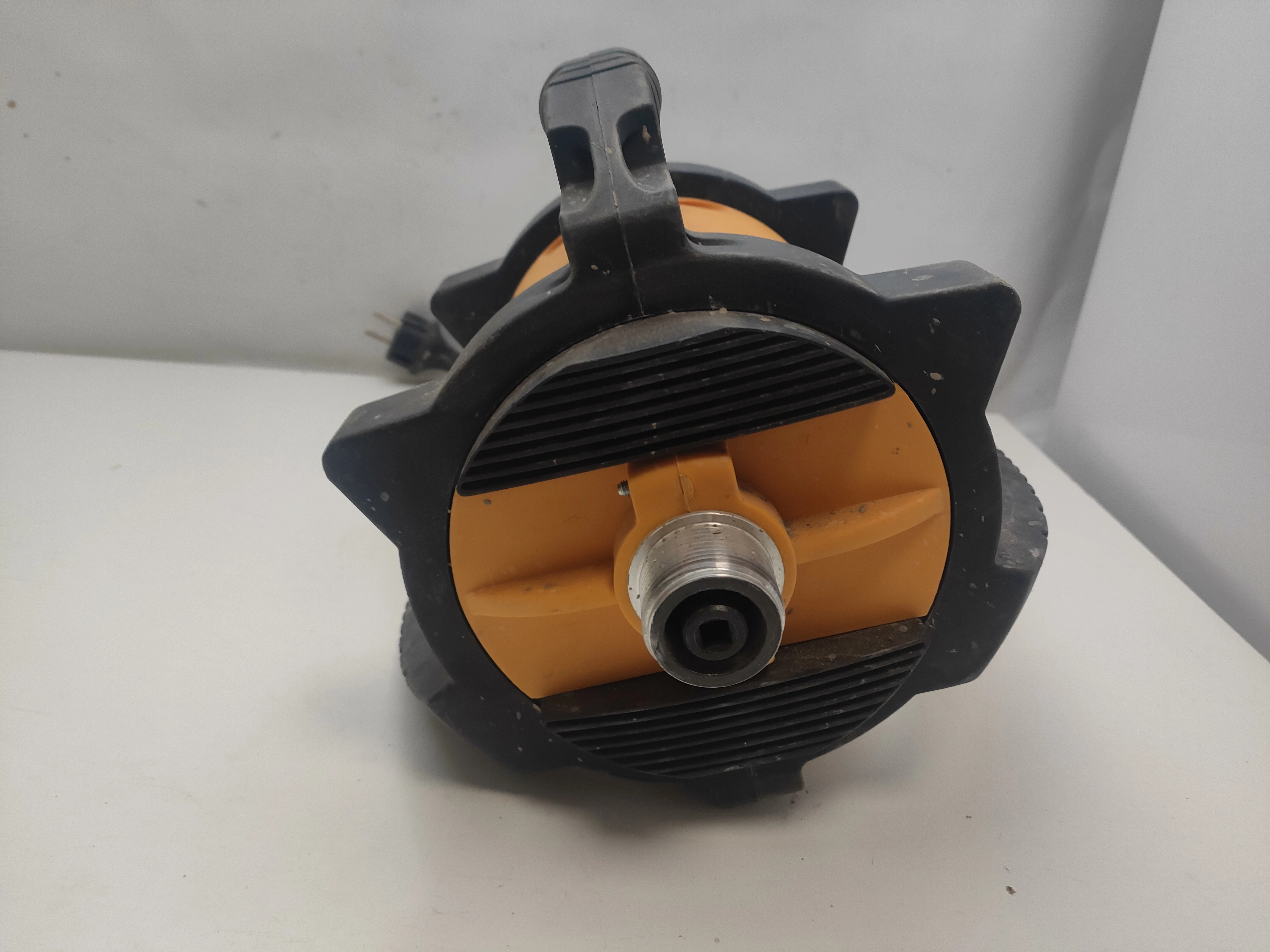 wibrator-do-betonu-enar-dingo-2300w-stan-uzywany