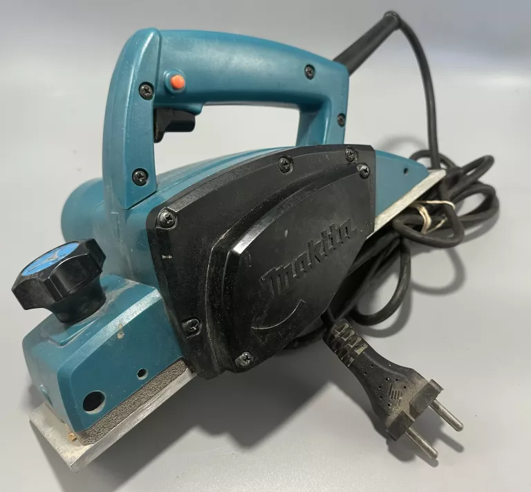 STRUG ELEKTRYCZNY MAKITA 1902