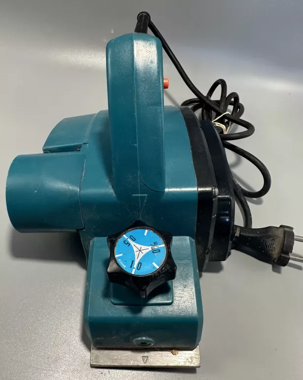 STRUG ELEKTRYCZNY MAKITA 1902